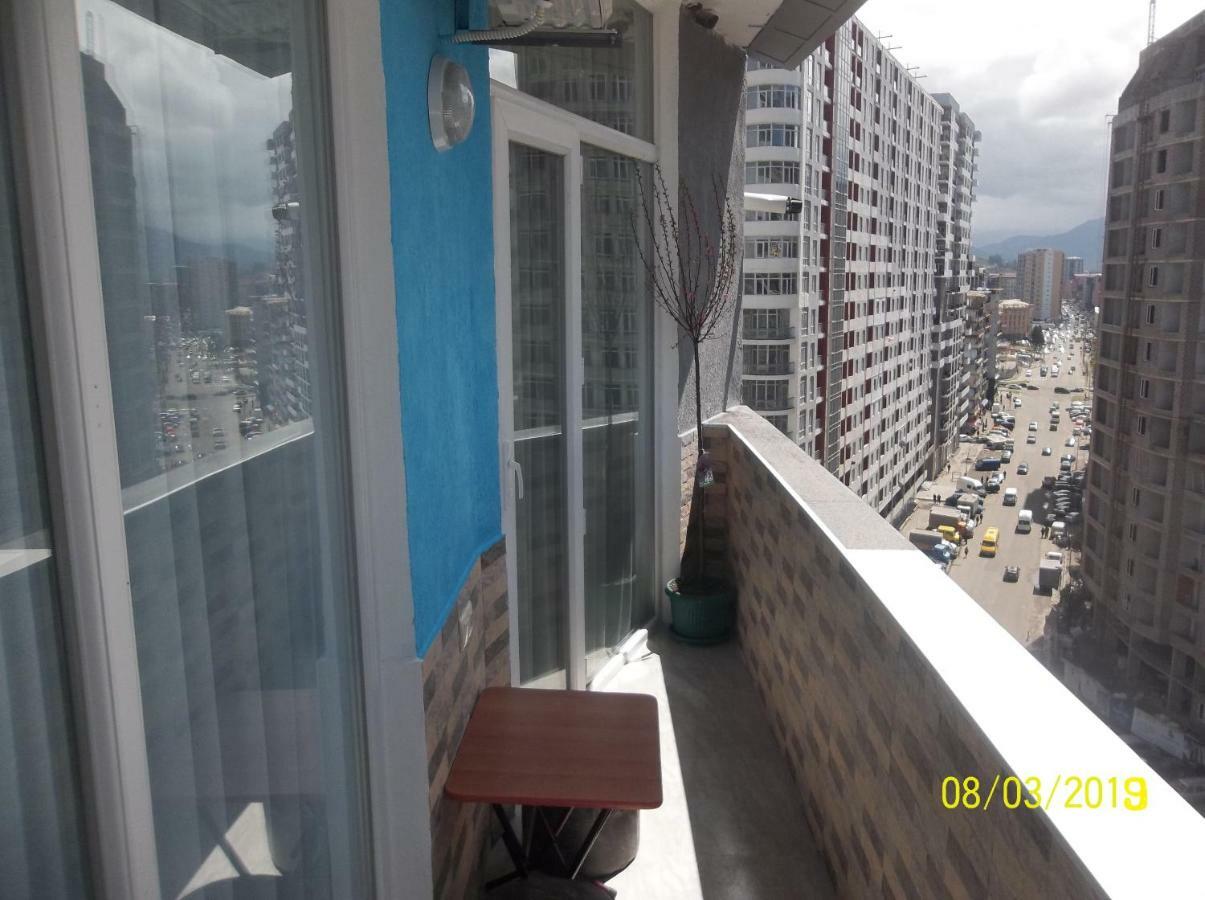 Мате Apartment バトゥーミ エクステリア 写真