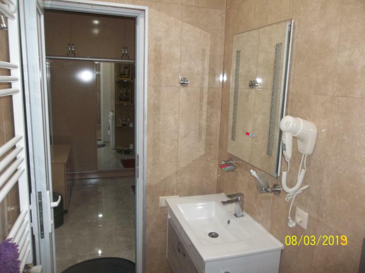 Мате Apartment バトゥーミ エクステリア 写真