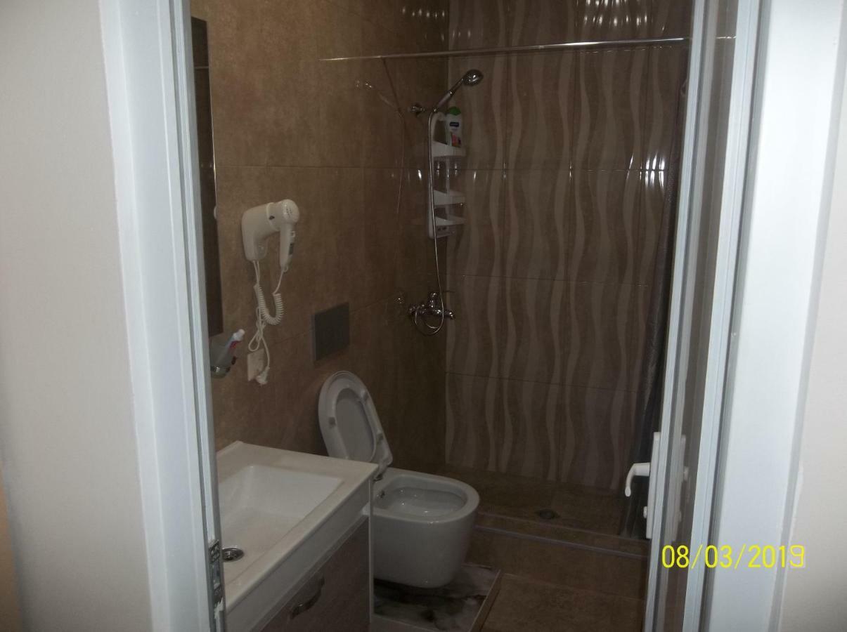 Мате Apartment バトゥーミ エクステリア 写真