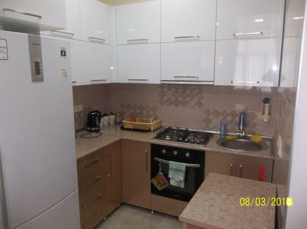 Мате Apartment バトゥーミ エクステリア 写真