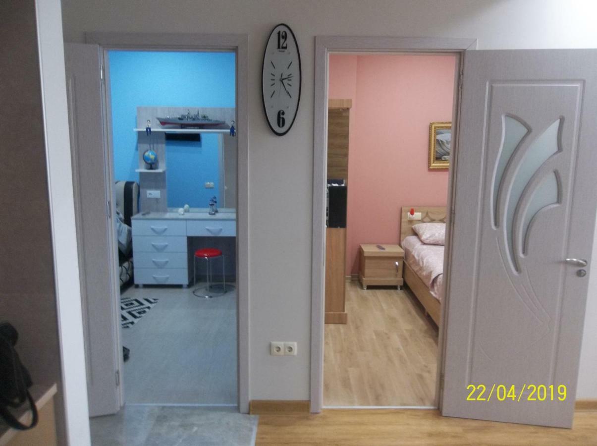 Мате Apartment バトゥーミ エクステリア 写真