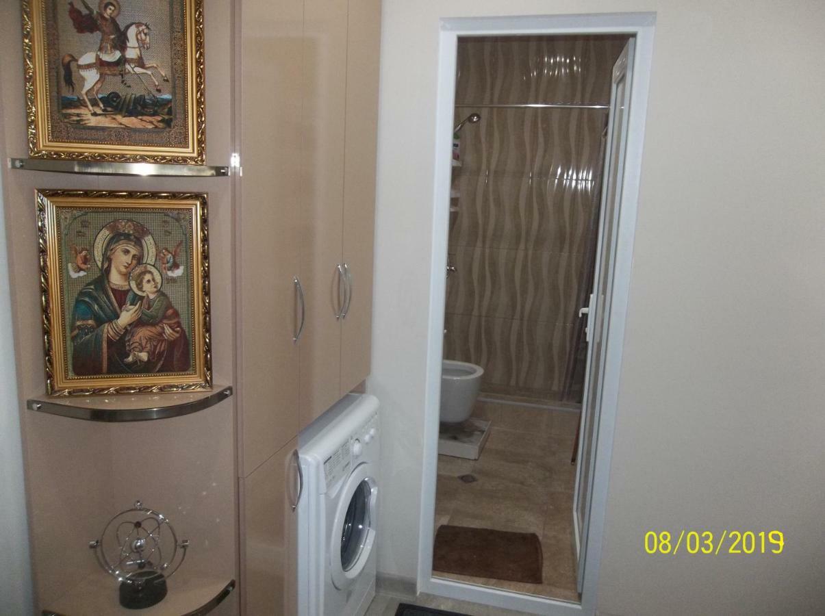 Мате Apartment バトゥーミ エクステリア 写真