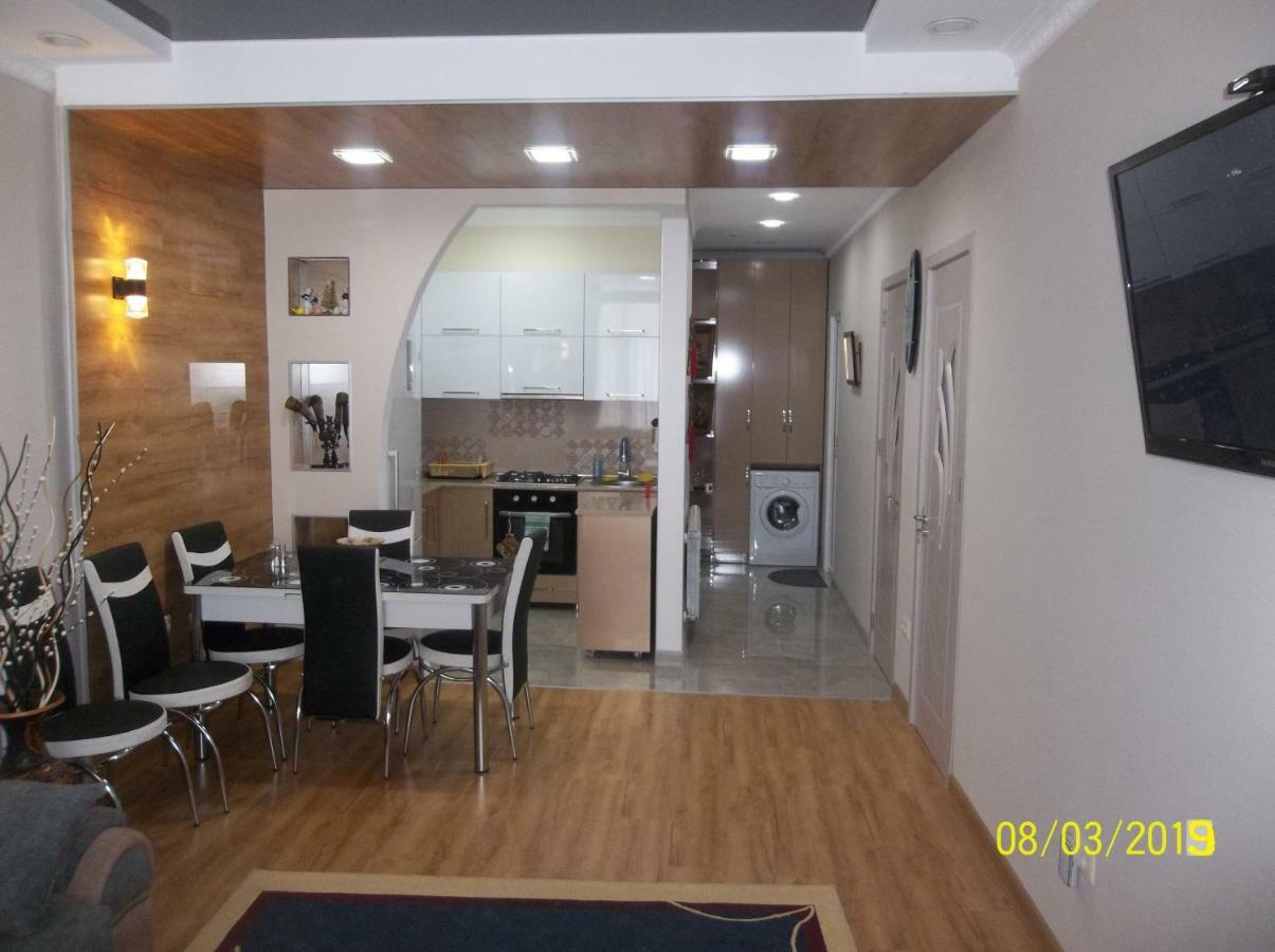 Мате Apartment バトゥーミ エクステリア 写真