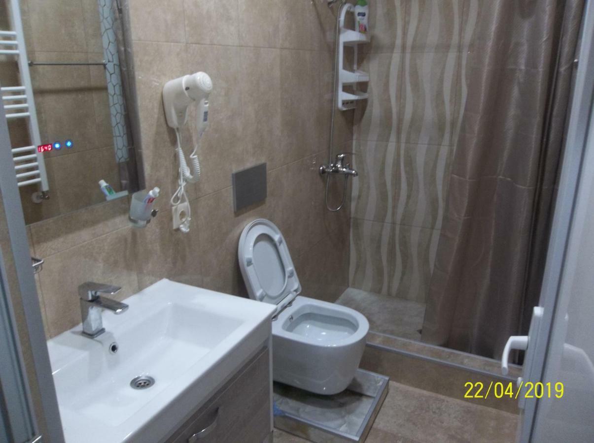 Мате Apartment バトゥーミ エクステリア 写真