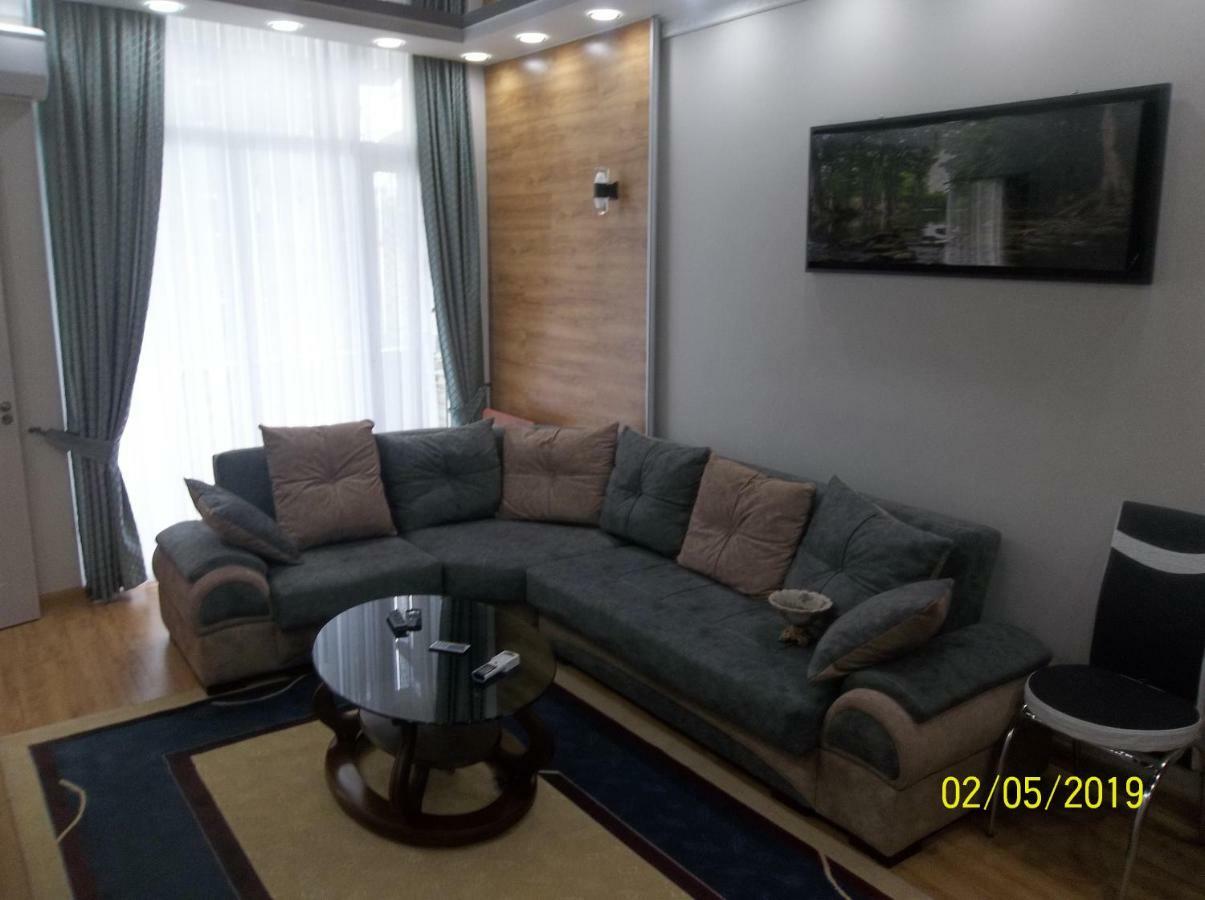 Мате Apartment バトゥーミ エクステリア 写真