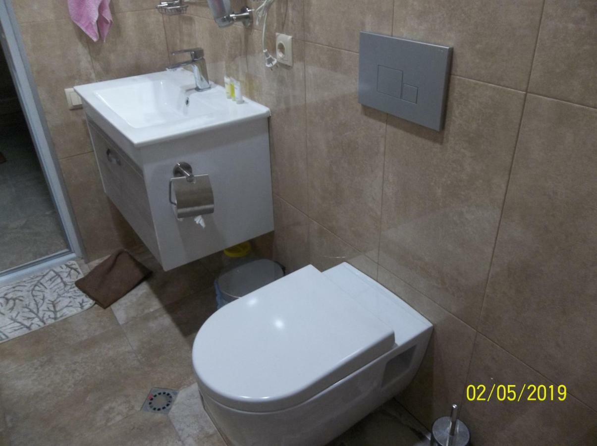Мате Apartment バトゥーミ エクステリア 写真