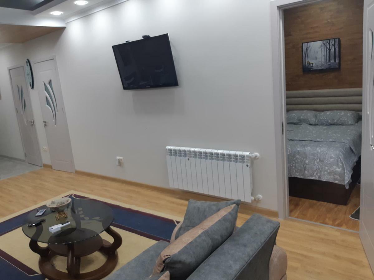 Мате Apartment バトゥーミ エクステリア 写真