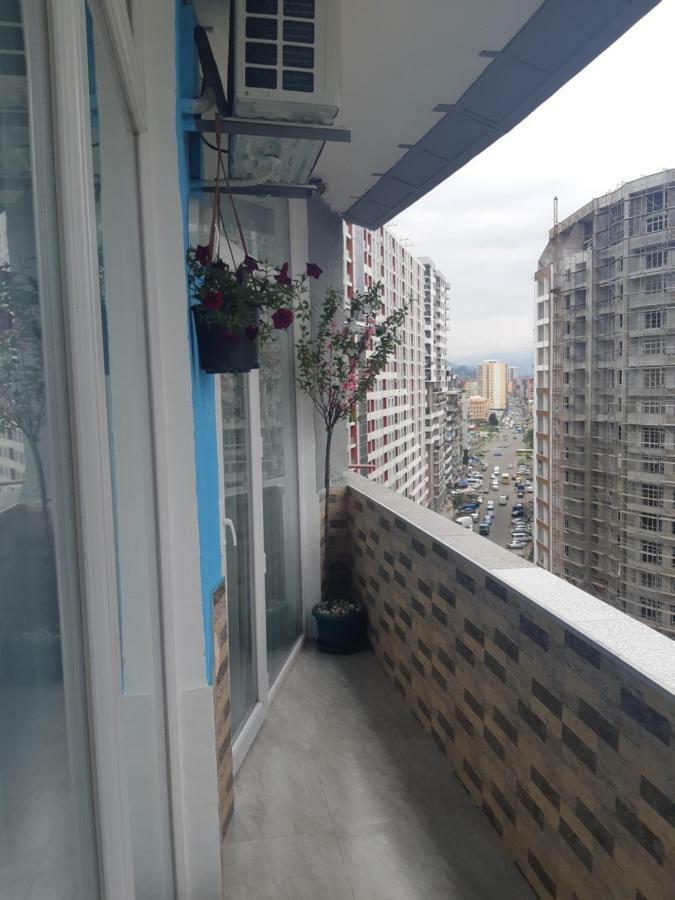 Мате Apartment バトゥーミ エクステリア 写真