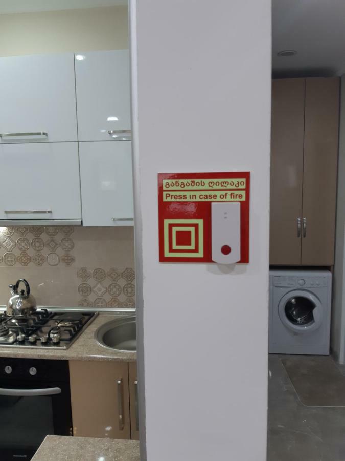 Мате Apartment バトゥーミ エクステリア 写真